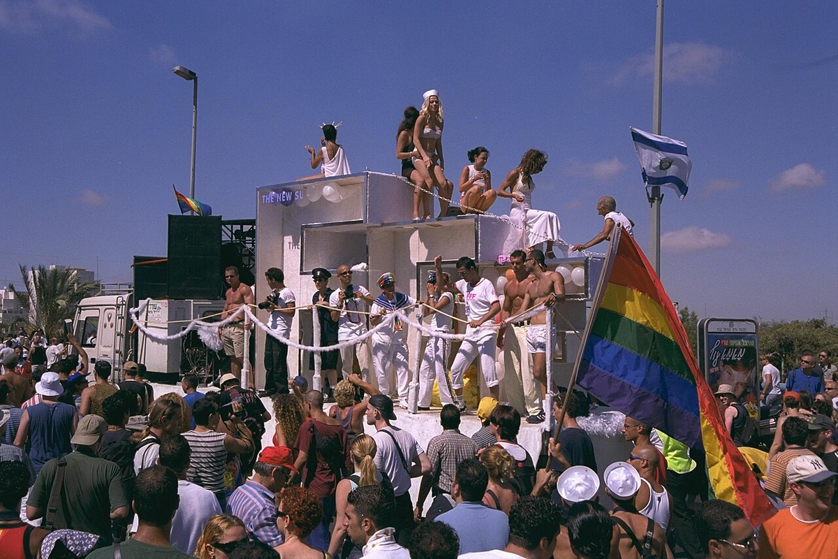     Гей-парад в Тель-Авиве. 2000   
(сс) Пресс-служба правительства Израиля