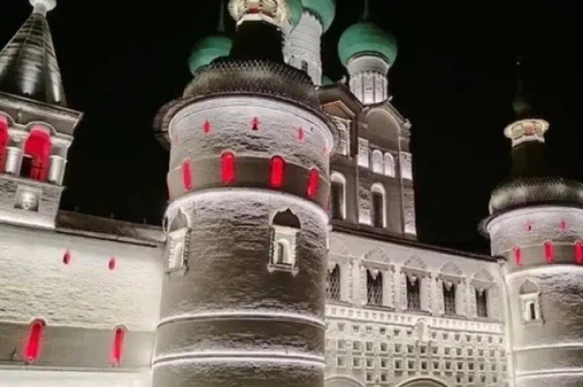    Ростовский кремль заиграл новыми красками