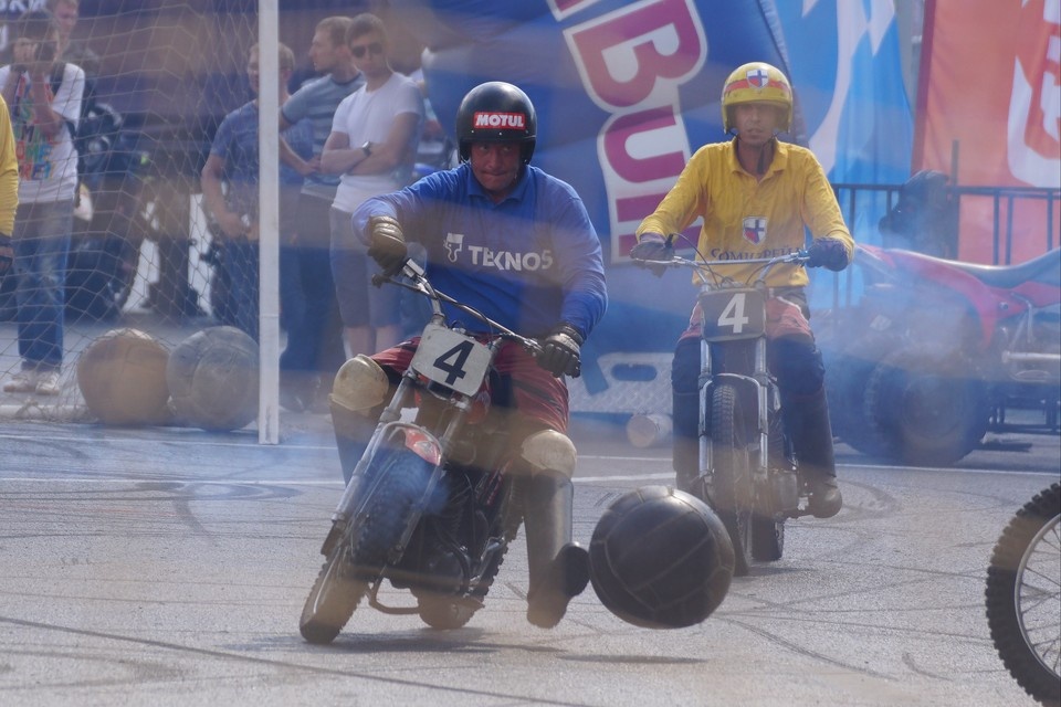    . Алексей БУЛАТОВ