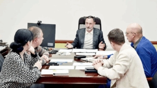    пресс-служба депутата Виктора Теплякова Юлия Виноградова