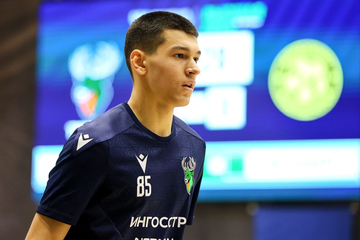    Этой весной Али Велемеев своей игрой за \