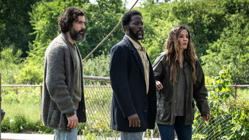    Фото: Кадр из сериала «Извне», реж. Джек Бендер, Брэд Тернер, Александра Ла Рош, 2022 – ... г.