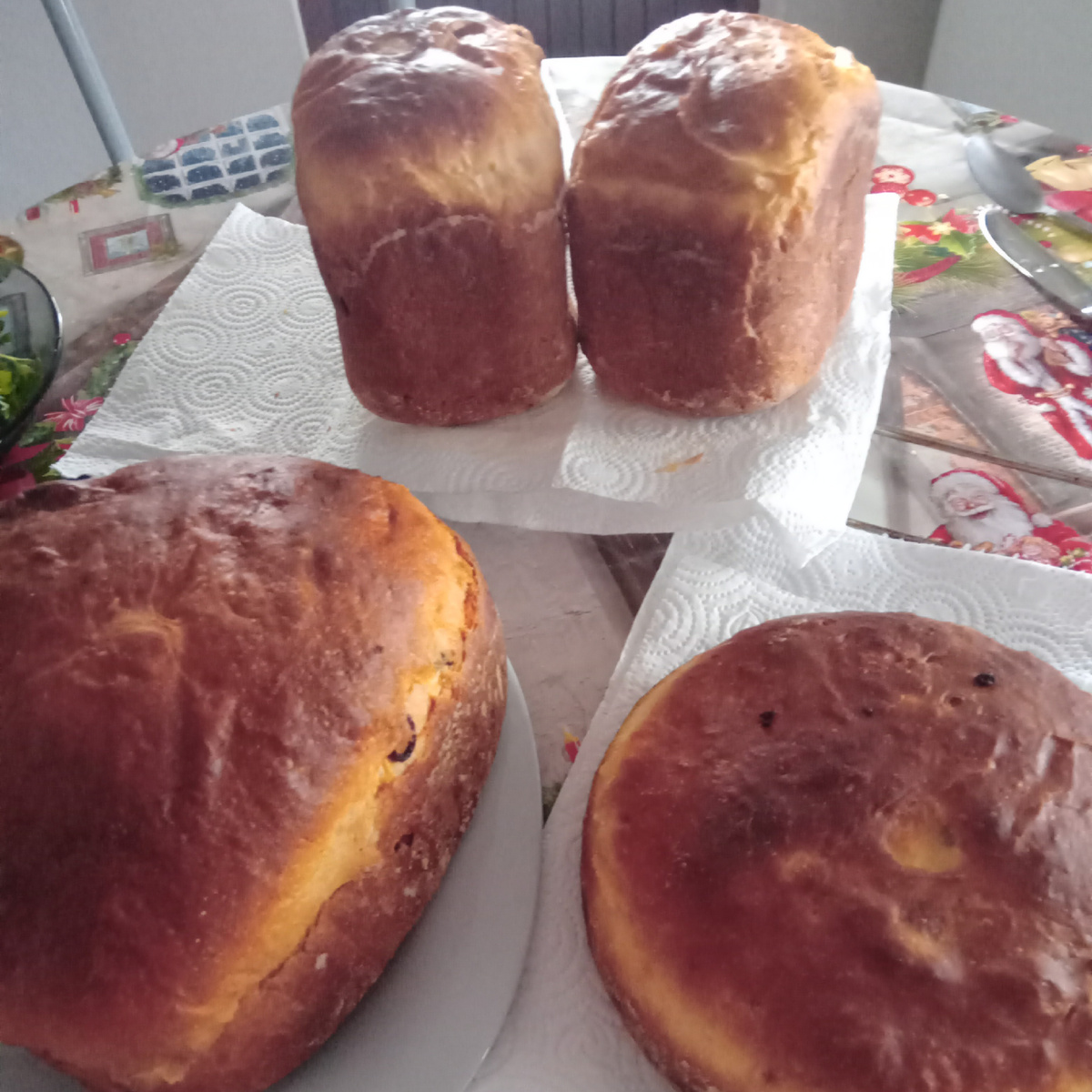 Куличи испеклись. Всё удалось. Дело за украшением.