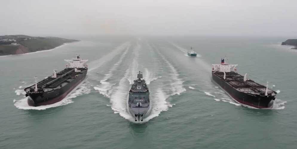      Главный аргумент: англичане побоялись атаковать российские нефтяные танкеры, сопровождаемые фрегатом «Адмирал Григорович»
