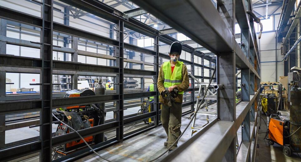    Цех компании «БиоПроект Пересвет»: производство емкостей, очистных сооружений и насосных станций из стеклопластика / Медиасток.рф