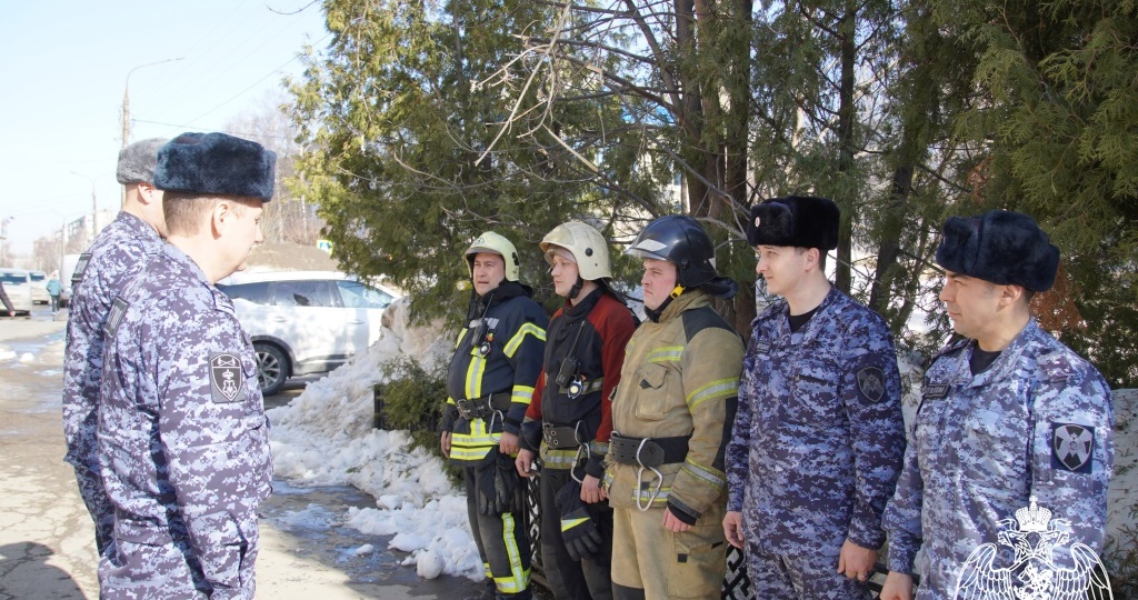 В чебоксарском отделе вневедомственной охраны Росгвардии состоялись пожарно-тактические учения