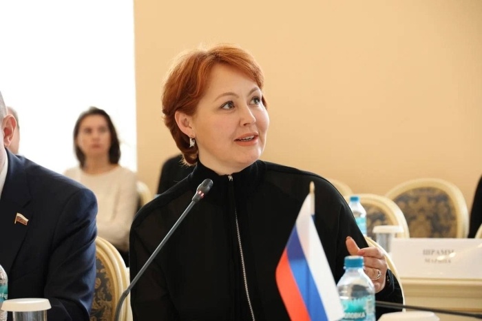     Член комитета Госдумы России по малому и среднему предпринимательству Наталия Полуянова лично приняла участие в заседании комиссии. Источник: телеграм-канал «Парламенты СНГ»