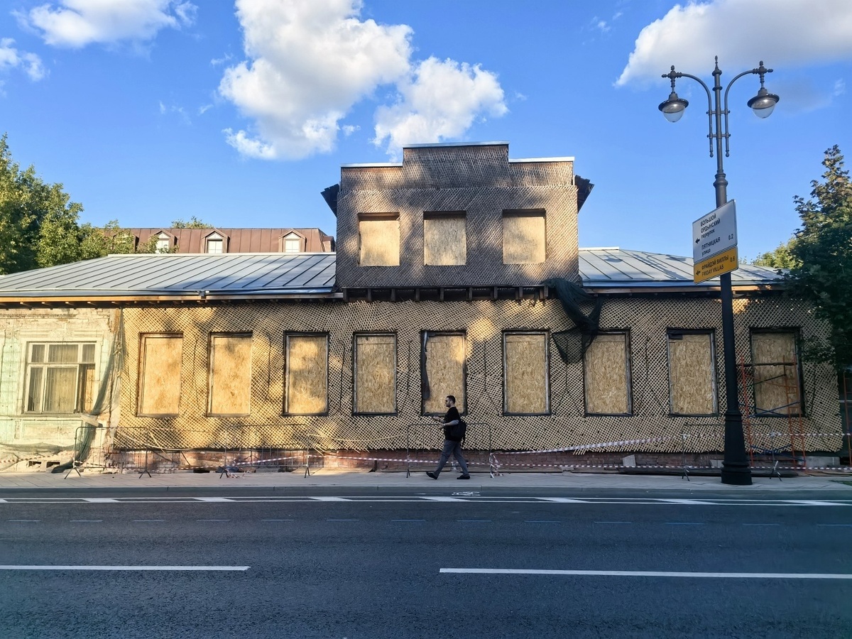 Современная дранка на реставрационном объекте