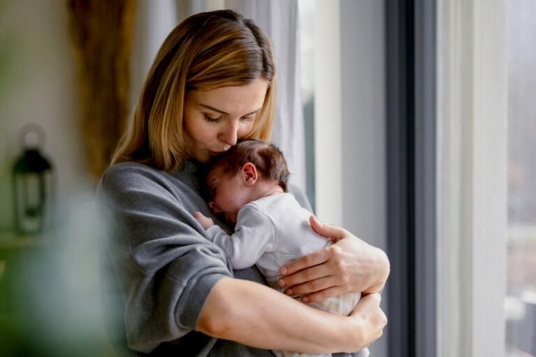    Иллюстрация к материалу: Психологи: почему мужчины реже готовы к отношениям с женщиной с ребенком