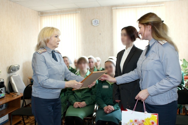 Известный шоумен назвал тверских девушек-заключенных лучшими стендапершами