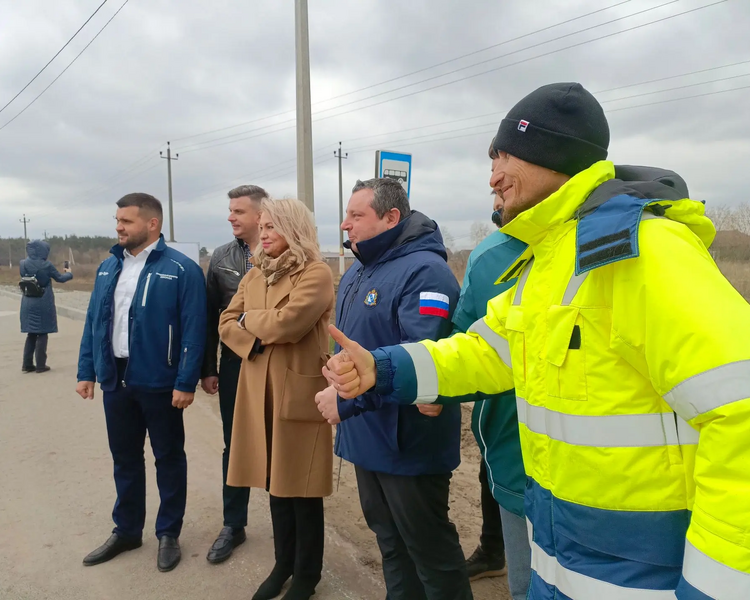     В Курской области Елена Атанова и Александр Замараев дали старт ремонту дорог