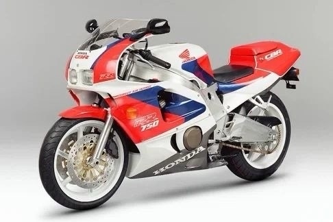«Огненное лезвие»: история супер-мотоцикла Honda Fireblade