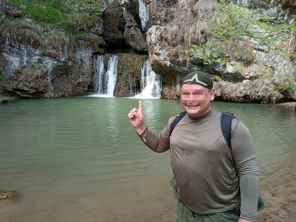 Айнур смог уличить супругу в изменах, когда забрал из сервиса ее мобильник. Фото героя публикации в соцсетях