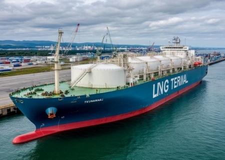    Bloomberg: Россия продаёт газ в страны Азии со скидкой 40%