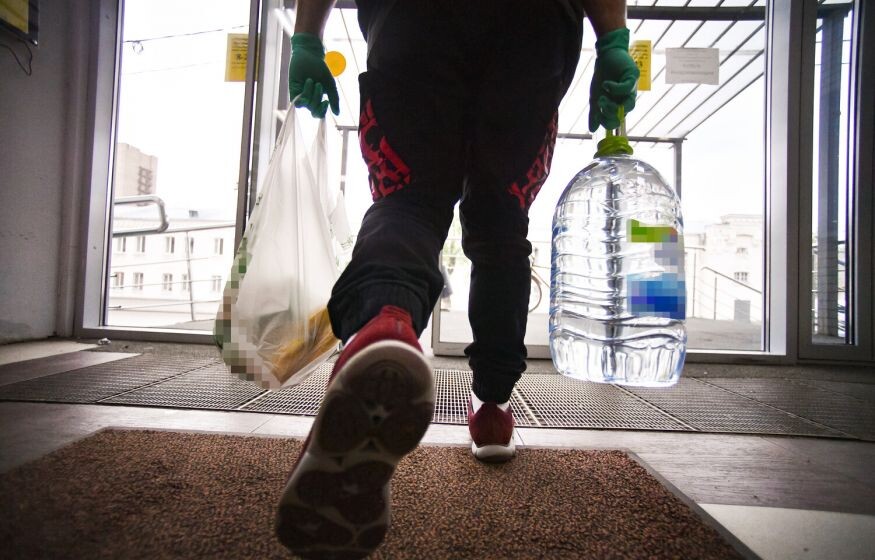    Россияне тратят на еду почти половину доходов — кризис бьет по кошельку