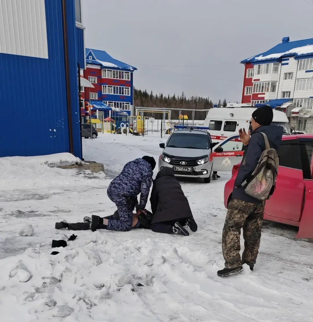 Задержание неадекватного мужчины в Томмоте