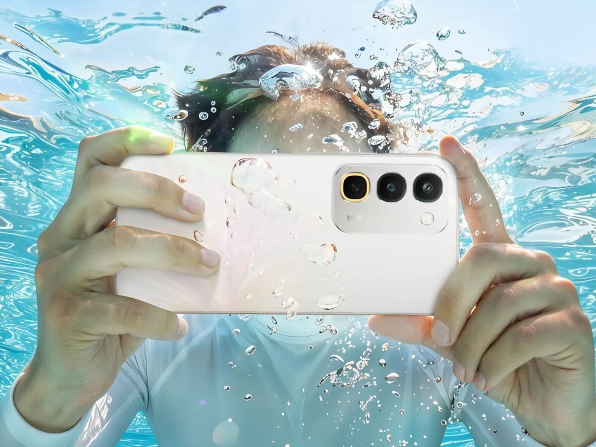    Недорогой realme C100 снабдили АКБ на 8000 мАч и защитой IP69K