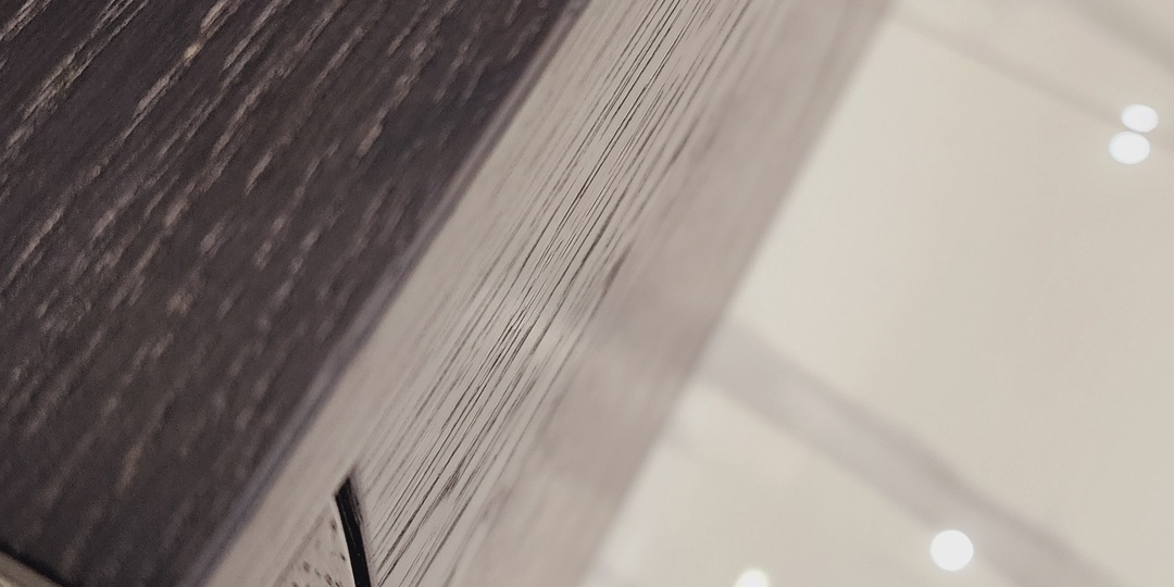 Тактильный минимализм 2026: почему премиальный интерьер хочется трогать руками