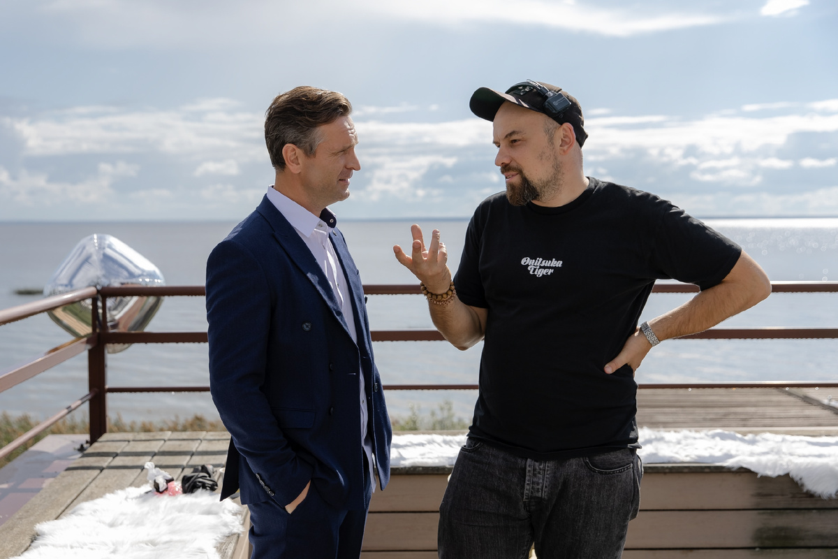 Актёр Виктор Добронравов и режиссёр Стас Иванов на съёмочной площадке фильма «Геля»