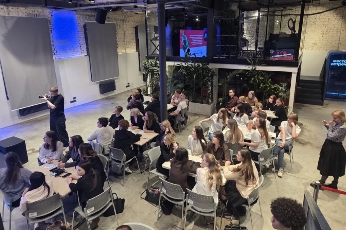    Студенты столичных колледжей собрались на интеллектуальную викторину, посвящённую Дню космонавтики.