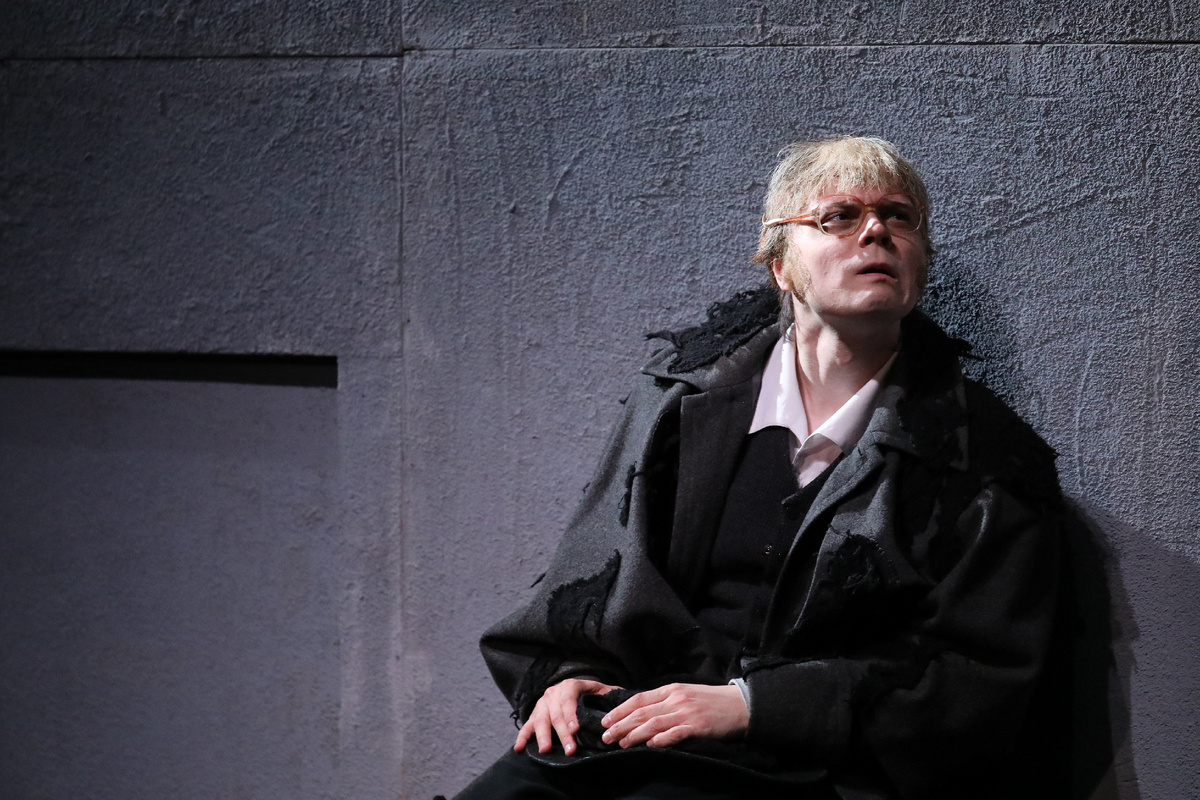 ИВАН ЗРЯЧЕВ В СПЕКТАКЛЕ "ШИНЕЛЬ", 2026 Г. ФОТО АВТОРА.