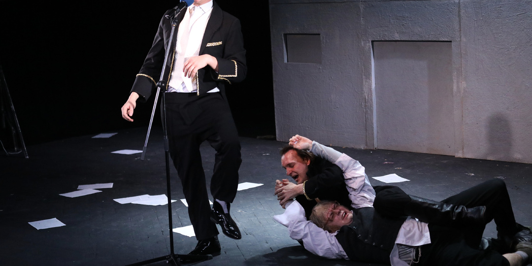 НИКОМУ ЕГО НЕ ЖАЛЬ