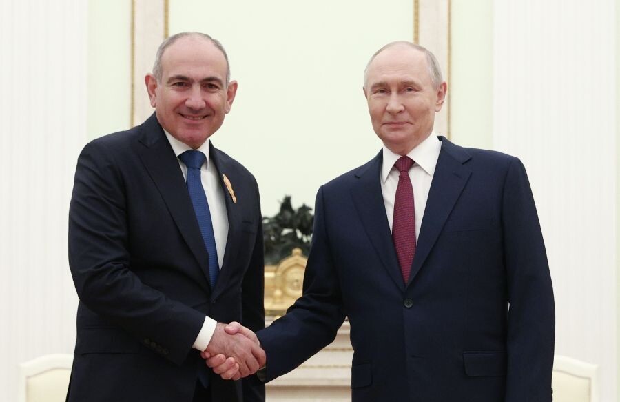    Президент РФ Владимир Путин и премьер-министр Армении Никол Пашинян / Источник: © Софья Сандурская/РИА Новости