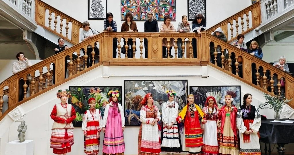 Показ коллекции «Русь Благодатная» кафедры технологии и художественного проектирования трикотажа СПбГУПТД в Союзе Художников