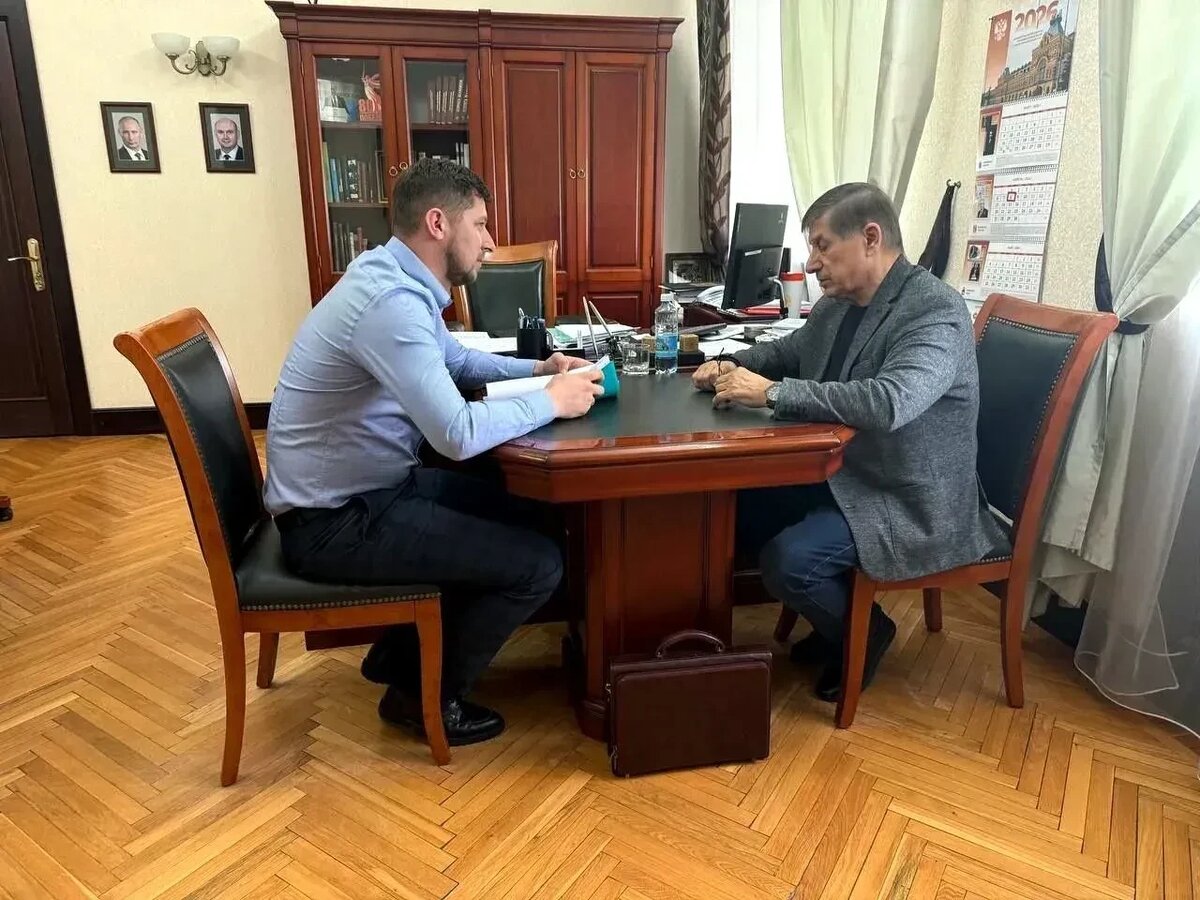    Вице-губернатор по внутренней политике Оренбургской области встретился с местным лидером оппозиционной партии