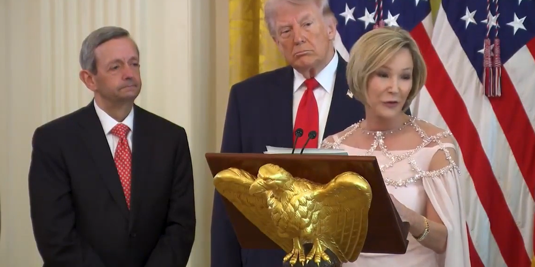 Трудно ли считать себя Богом?