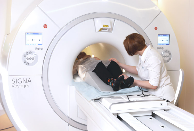 Почему МРТ часто вводит в заблуждение и как отличить грыжу позвоночника от мышечного спазма