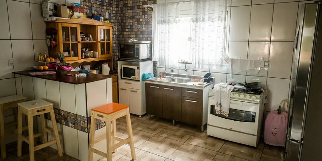 Муж отсутствовал 15 лет, а потом заявился и попросил у нас помощи для своего нового сына