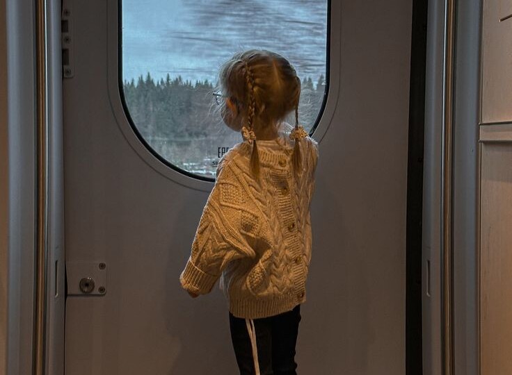 Девочка и белый шарф. Рассказ из рубрики Под стук колёс