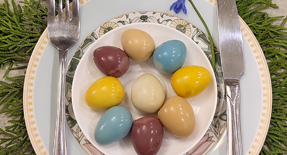 Мы покрасили яйца БЕЗ скорлупы: что из этого вышло (и вышло ли вообще)