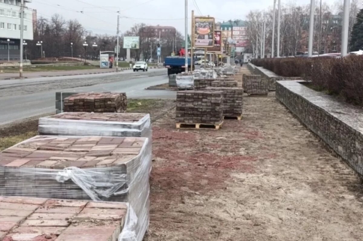    На улице Спасской в Ульяновске начали ремонтировать тротуары