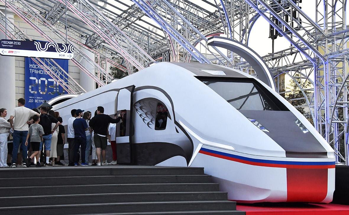 Полноразмерный макет головного вагона электропоезда ЭВС360