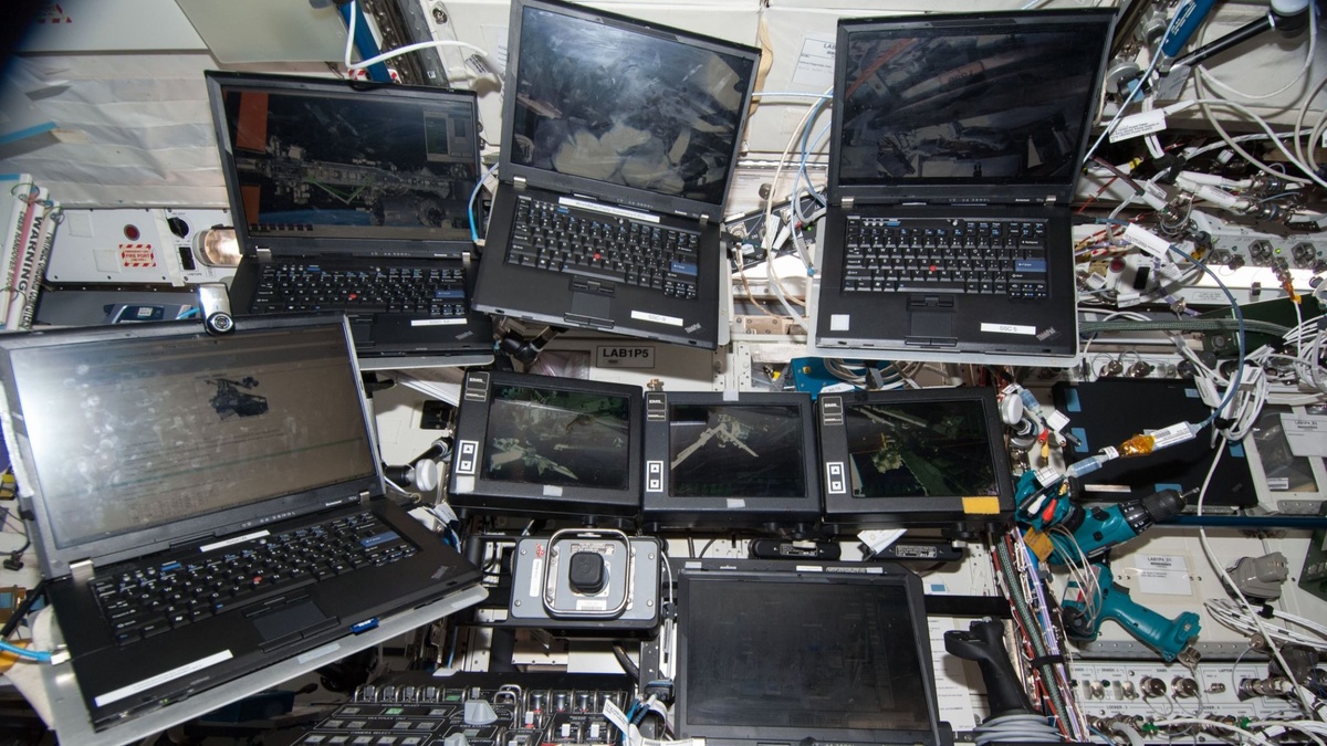 Откуда электричество на МКС