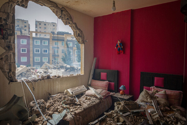 Комната дома, поврежденного израильским авиаударом в Тире, Ливан, 4 апреля 2026 года / Adnan Abidi/Reuters   📷