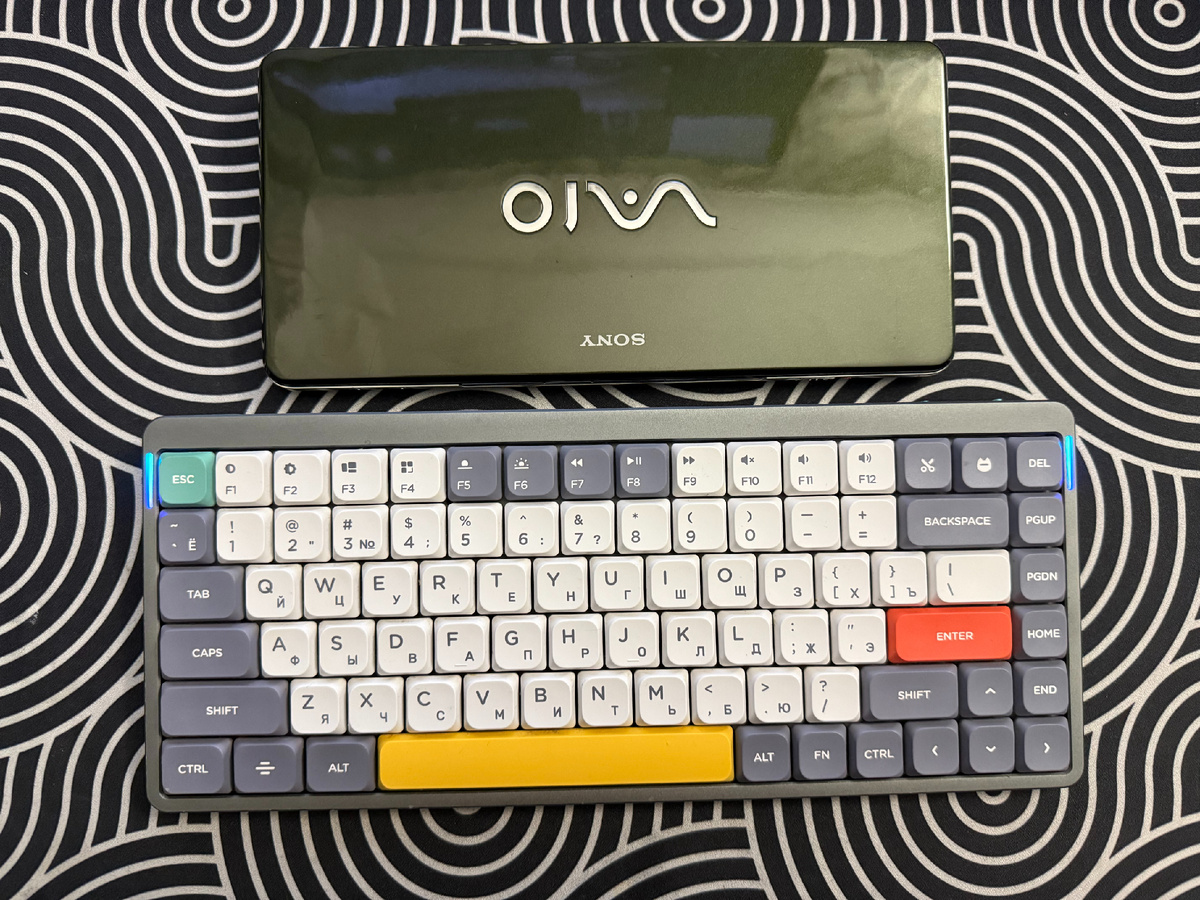 Sony в изумруде и NuPhy Air 75