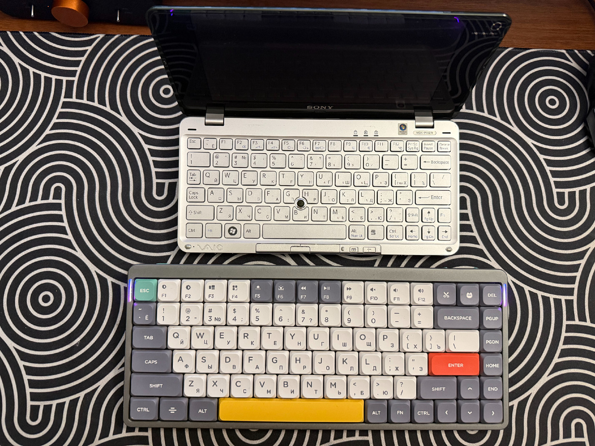 Набор текста на обеих клавиатурах очень приятен