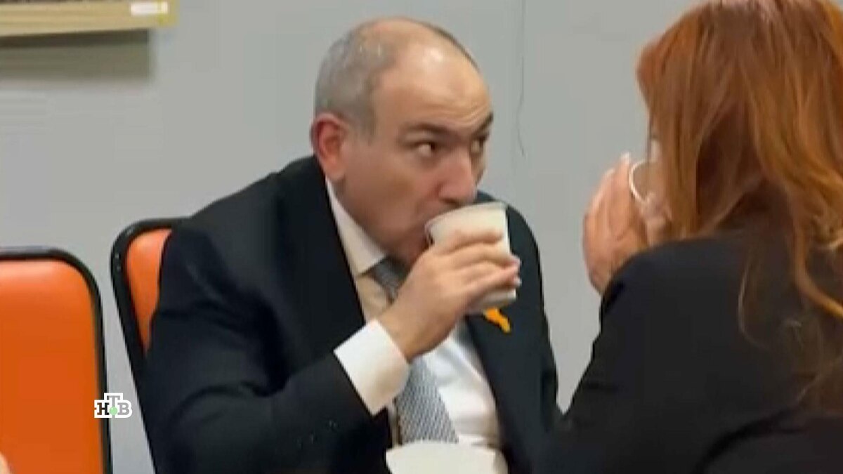    Усидеть на двух стульях: какую игру ведет Пашинян в преддверии выборов в Армении