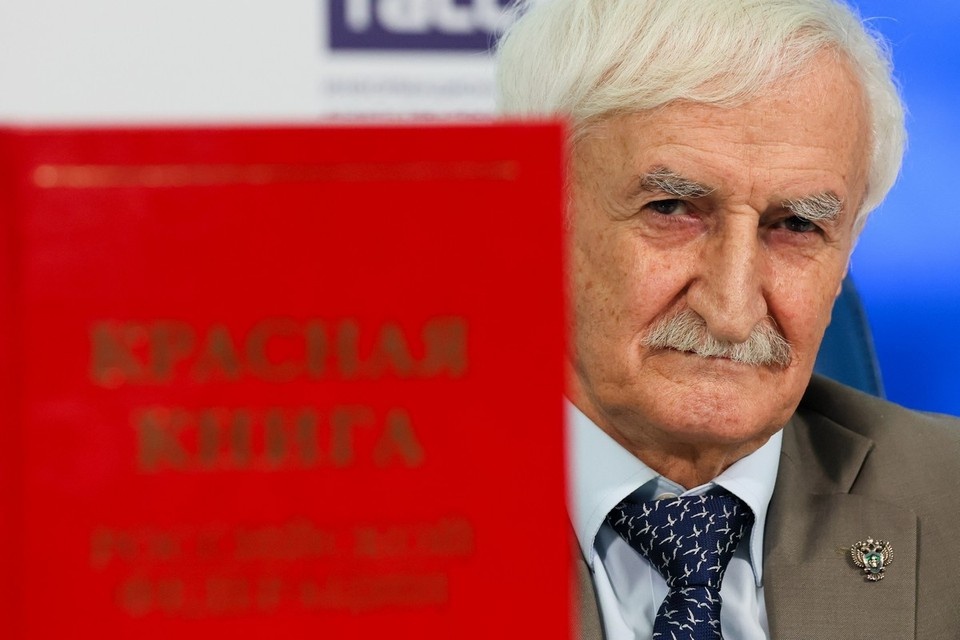    Советник руководителя Росприроднадзора Амирхан Амирханов. Фото: Сергей Савостьянов/ТАСС