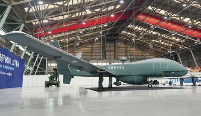    Южная Корея представила первый серийный разведывательный дрон MUAV