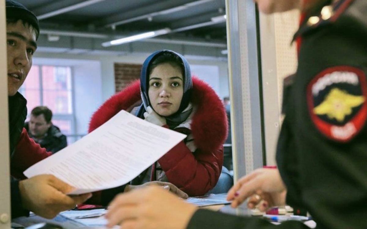 Из открытых источников в интернете. Приезжие в России.