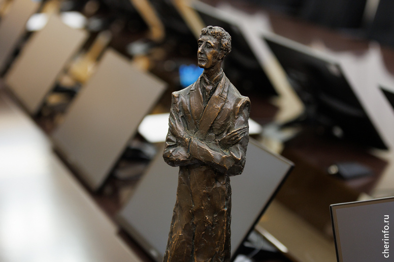    Встреча со скульптором Алексеем Архиповым прошла 8 апреля в мэрии