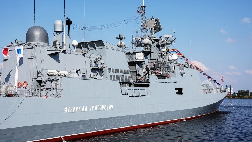 «Мощный арсенал»: чем вооружен корабль, который провел танкеры РФ через Ла-Манш