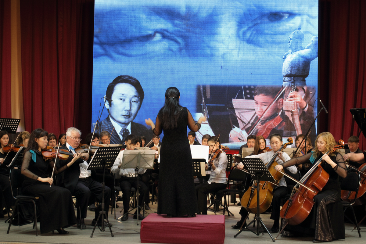 11 октября 2014 года, в Доме Народного Творчества состоялась концертная программа «Песнь ветра века переменЪ…»