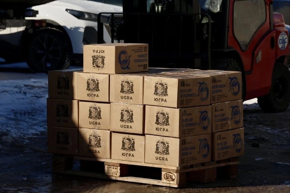    Из Сургута отправили две фуры с гуманитарным грузом для бойцов и мирных жителей в зоне СВО