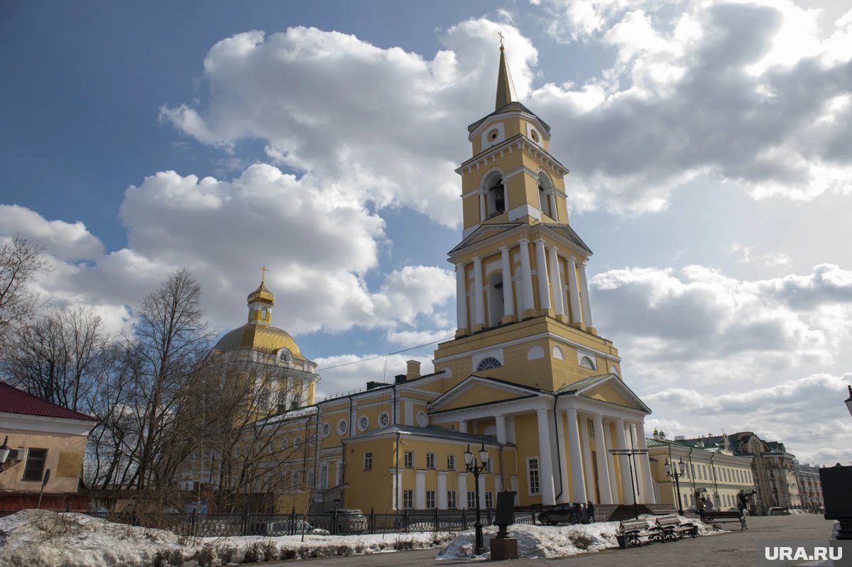     Спасо-Преображенский собор прекрасен в любое время года