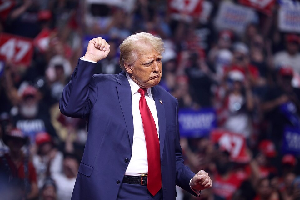     Дональд Трамп    
(сс) Gage Skidmore